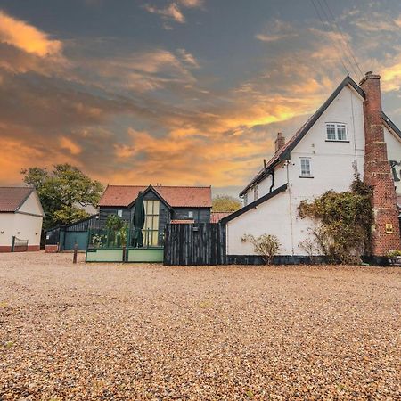 The Auberge Yaxley  Luaran gambar