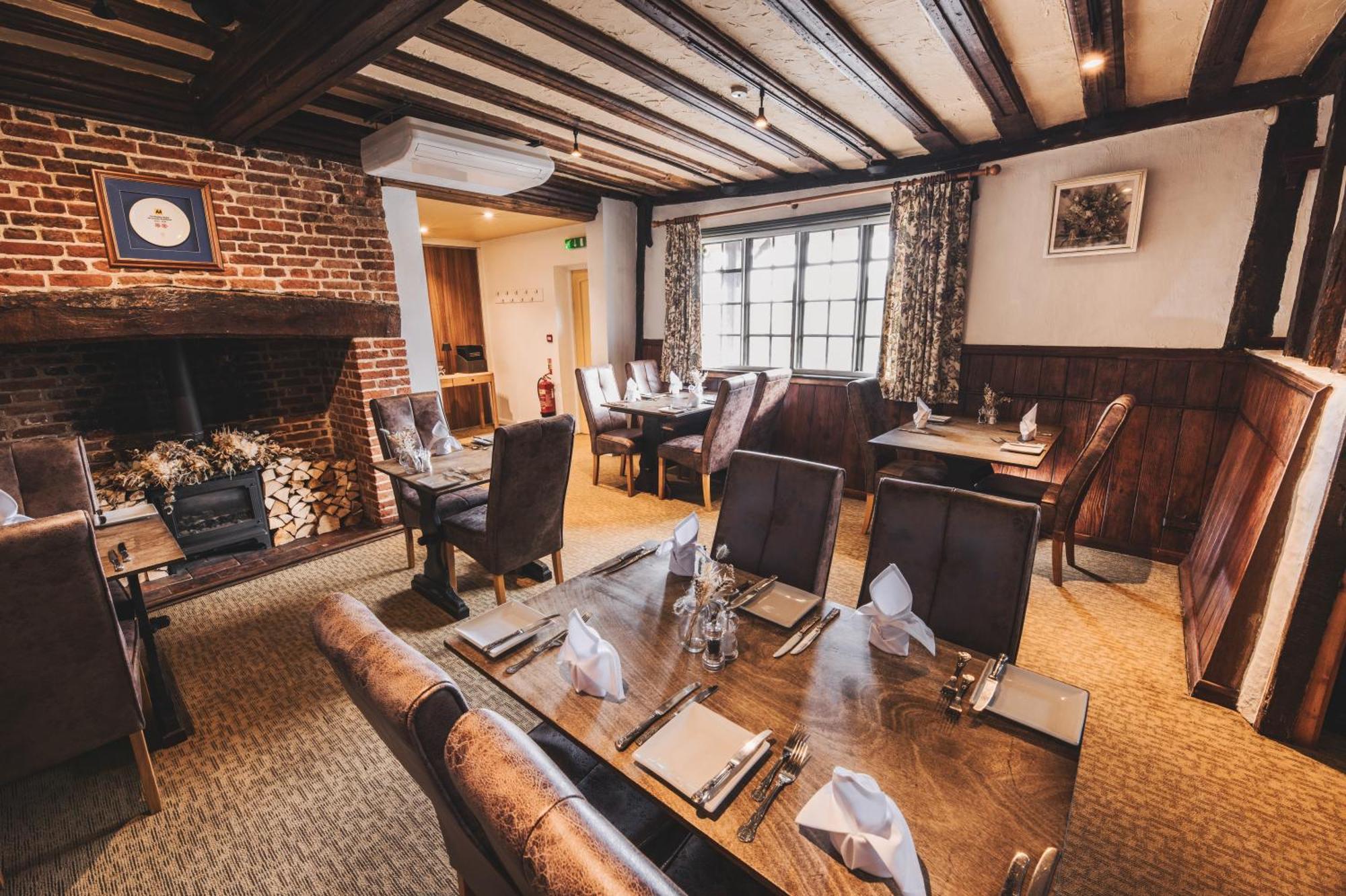 The Auberge Yaxley  Luaran gambar